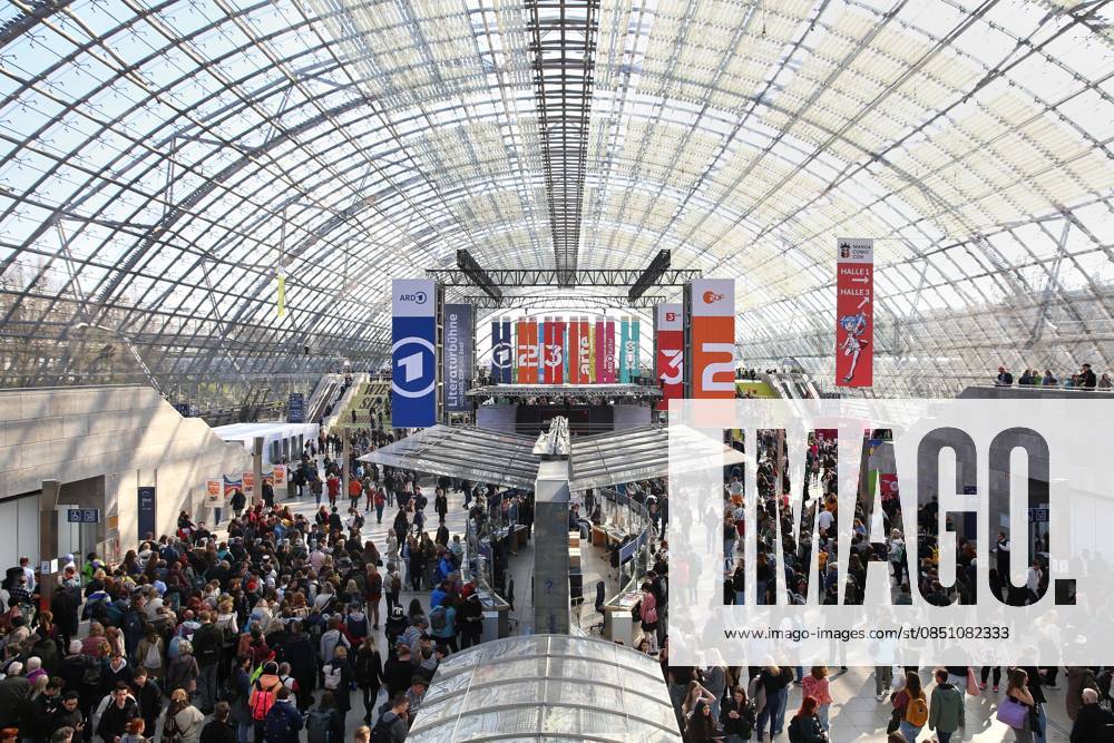 Leipzig Book Fair exhibition hall Visitors at the start of the fair