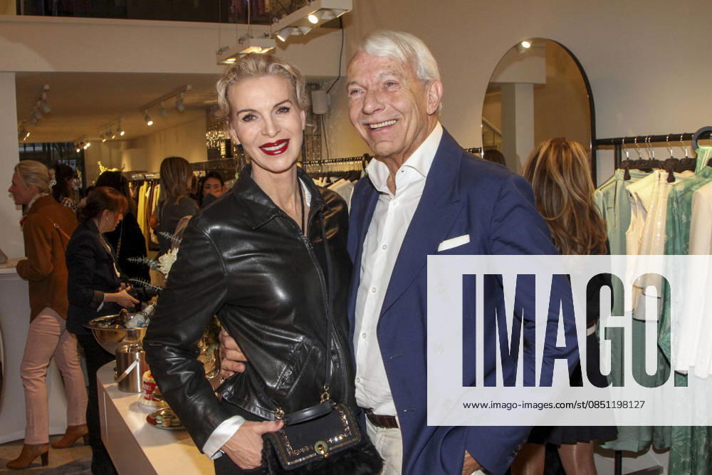 Abb Grit Weiss and Jo Groebel media expert as guests at the Riani Store Opening on Thursday 19 03 2026 in Hamburg Hamburg Germany