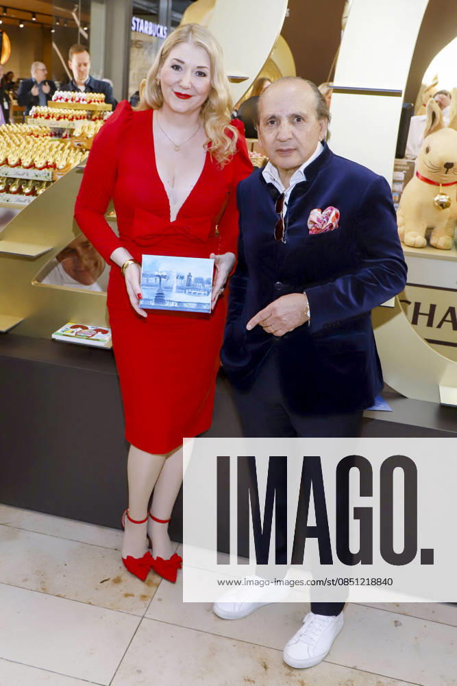 Abb Sandra Quadflieg and Hadi Teherani as guests at the Lind Goldhasen Easter Charity and celebration 20 years Europa Passage Thursday 19 03 2026 in Hamburg Hamburg Germany