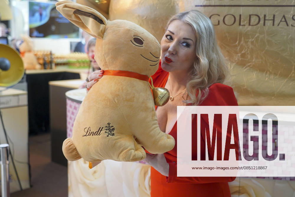 Cntv Sandra Quadflieg as guest at the Lind Goldhasen Easter Charity and celebration 20 years Europa Passage Thursday 19 03 2026 in Hamburg Hamburg Germany
