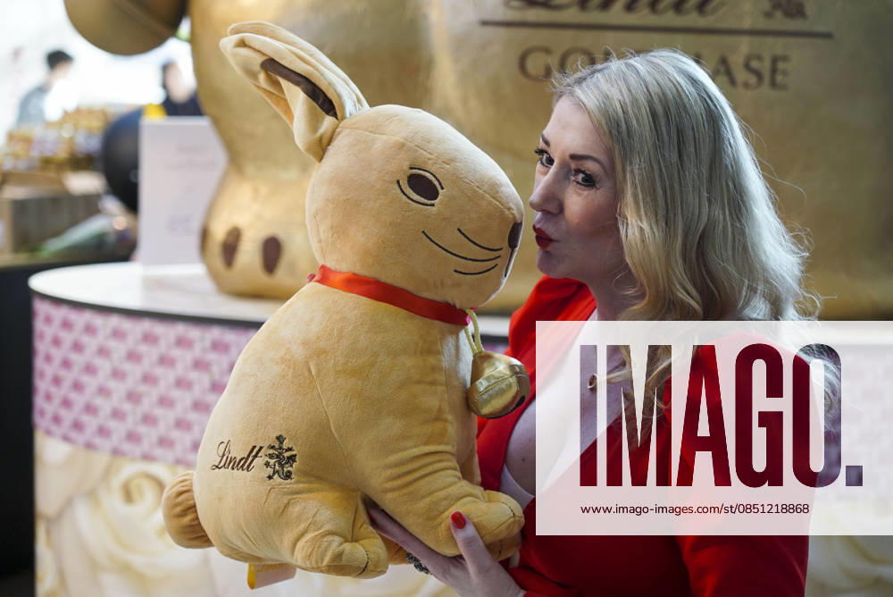 Cntv Sandra Quadflieg as guest at the Lind Goldhasen Easter Charity and celebration 20 years Europa Passage Thursday 19 03 2026 in Hamburg Hamburg Germany
