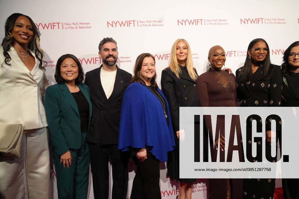 GWYNETH PALTROW poses with guests at the New York Women In Film And Television MUSE Awards 2026.Cipriani 42nd Street,, NYC.March 20, 2026. . GWYNETH PALTROW attends the New York Women In Film And Television MUSE Awards 2026.Cipriani 42nd Street,, NYC.March 20, 2026. New York USA - ZUMAms4_ 20260320_faf_ms4_021