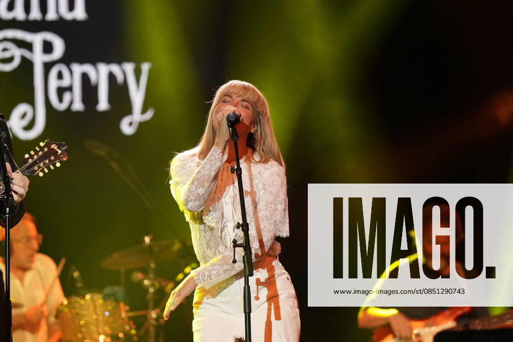 NASHVILLE, TENNESSEE - March 20: Kimberly Perry of The Band Perry performs at the Big Machine Label Group lunch and performance during CRS 2026 at Omni Nashville Hotel on March 20, 2026 in Nashville, Tennessee. Credit: AdMedia. USA - ZUMAa123 20260320_zaa_a123_306