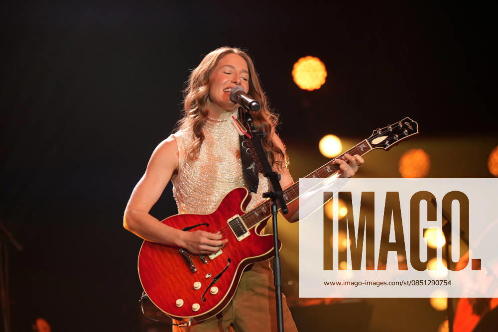 NASHVILLE, TENNESSEE -MARCH 20: Caroline Jones performs at the Big Machine Label Group lunch and performance during CRS 2026 at Omni Nashville Hotel on March 20, 2026 in Nashville, Tennessee. Credit: AdMedia. USA - ZUMAa123 20260320_zaa_a123_309