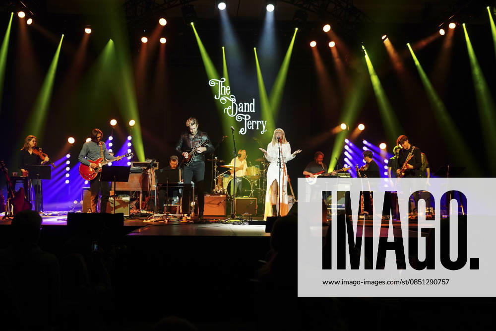NASHVILLE, TENNESSEE - March 20: Kimberly Perry of The Band Perry performs at the Big Machine Label Group lunch and performance during CRS 2026 at Omni Nashville Hotel on March 20, 2026 in Nashville, Tennessee. Credit: AdMedia. USA - ZUMAa123 20260321_zaa_a123_006