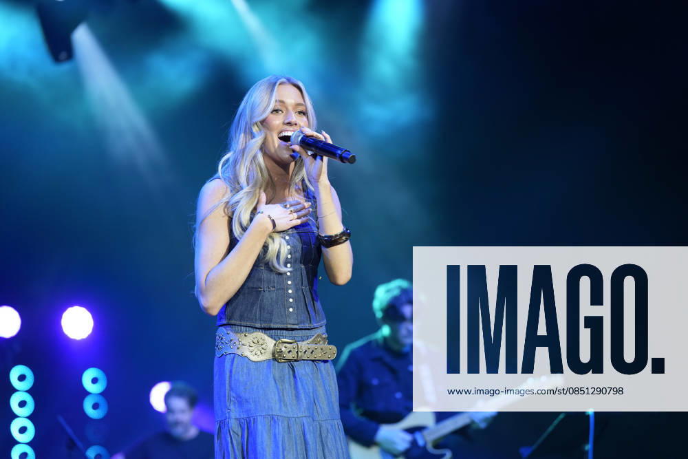 NASHVILLE, TENNESSEE -MARCH 20: MacKenzie Carpenter performs at the Big Machine Label Group lunch and performance during CRS 2026 at Omni Nashville Hotel on March 20, 2026 in Nashville, Tennessee. Credit: AdMedia. USA - ZUMAa123 20260320_zaa_a123_294
