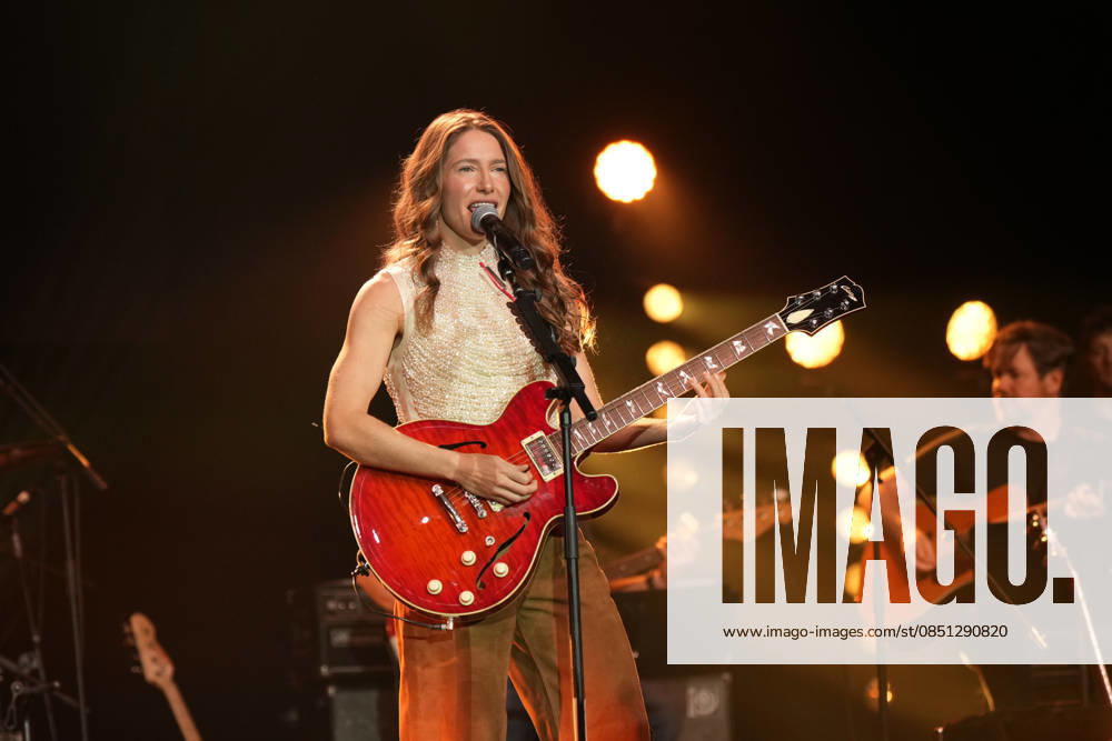 NASHVILLE, TENNESSEE -MARCH 20: Caroline Jones performs at the Big Machine Label Group lunch and performance during CRS 2026 at Omni Nashville Hotel on March 20, 2026 in Nashville, Tennessee. Credit: AdMedia. USA - ZUMAa123 20260320_zaa_a123_311