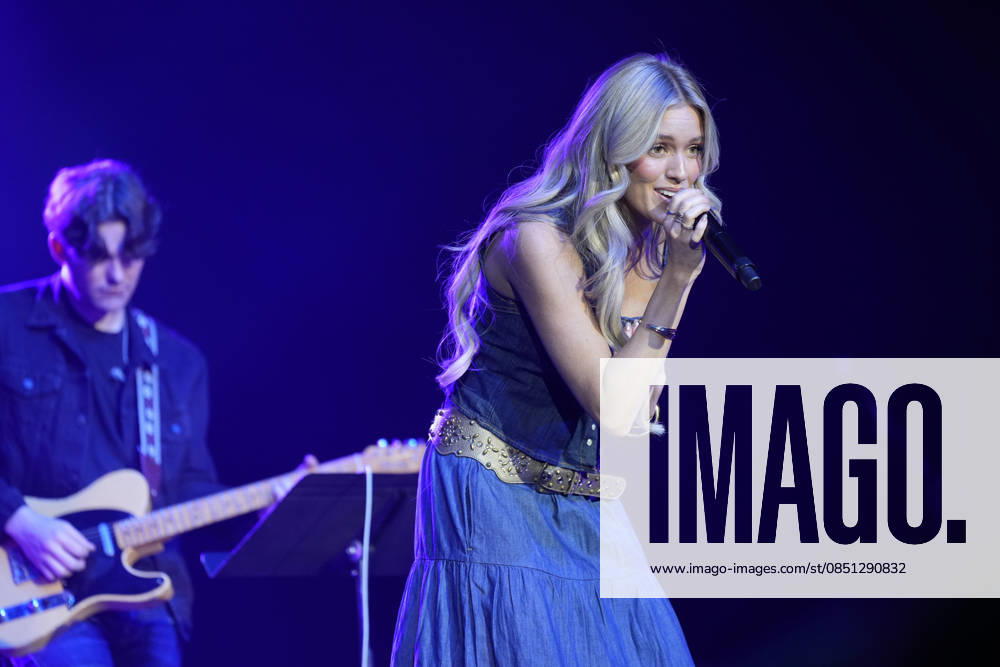 NASHVILLE, TENNESSEE -MARCH 20: MacKenzie Carpenter performs at the Big Machine Label Group lunch and performance during CRS 2026 at Omni Nashville Hotel on March 20, 2026 in Nashville, Tennessee. Credit: AdMedia. USA - ZUMAa123 20260320_zaa_a123_316