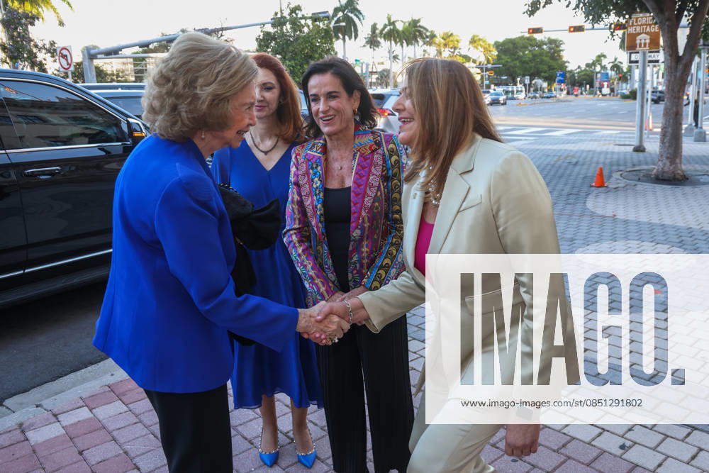 Miami Dade College President Madeline Pumariega (R) greets Queen Sofia of Spain (L), along with the Consul General of Spain in Miami, Belen Alfaro Hernandez (C-L), and the Chair of the Board of Trustees of the Queen Sofia Spanish Institute (QSSI), Pilar Llado (C-R), upon her arrival the event Florida, Cuba and the Caribbean in the American Revolution at the Freedom Tower in Miami, Florida, USA, 20 March 2026. Queen Sofia of Spain inaugurated America&Spain250 in Miami, an academic initiative commemorating the 250th anniversary of the founding of the United States and highlighting Spain s contributions to the American Revolution and the shared history between the two countries, as part of her three-day visit to Florida. Queen Sofia inaug
