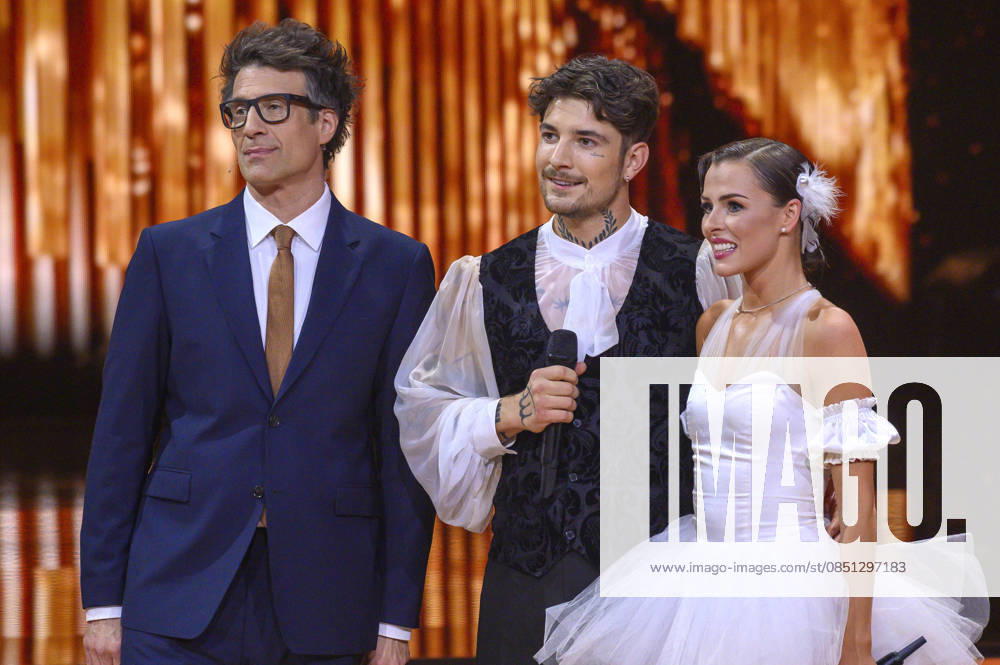 Daniel Hartwich, Willi Banner and Patricija Ionel in the third live show of season 19 of the RTL dance show Let s Dance at the MMC Coloneum Cologne, 20 03 2026 Foto:xW.xRanderathx xFuturexImagex lets_dance2003_6327