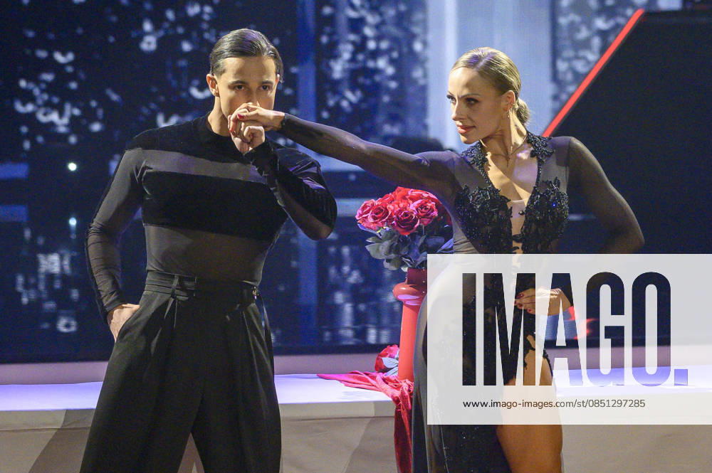 Milano and Marta Arndt in the third live show of the 19th season of the RTL dance show Let s Dance at the MMC Coloneum Cologne, 20 03 2026 Foto:xW.xRanderathx xFuturexImagex lets_dance2003_6406