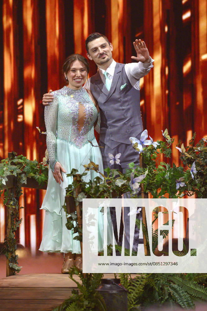 Bianca Heinicke with Zsolt Sandor Cseke in the third live show of the 19th season of the RTL dance show Let s Dance at the MMC Coloneum Cologne, 20 03 2026 Foto:xW.xRanderathx xFuturexImagex lets_dance2003_6450