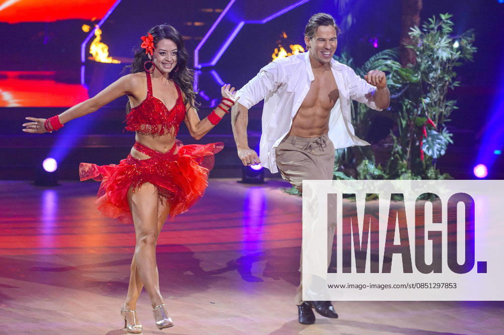 Joel Mattli with Malika Dzumaev in the third live show of season 19 of the RTL dance show Let s Dance at the MMC Coloneum Cologne, 20 03 2026 Foto:xW.xRanderathx xFuturexImagex lets_dance2003_6682