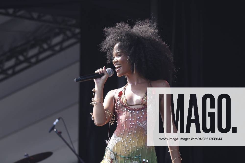 Agnes Nunes will perform at Lollapalooza Brazil 2026 in Sao Paulo. Sao Paulo (SP), March 21, 2026 Lollapalooza Brazil Show Agnes Nunes Singer and songwriter Agnes Nunes performs during the Lollapalooza Brazil festival, held at the Interlagos racetrack in the southern part of Sao Paulo. The event brings together national and international artists for three days of shows and musical attractions. (Foto: Leco Viana Thenews2 imago images) Agnes Nunes will perform at Lollapalooza Brazil 2026 in Sao Paulo.