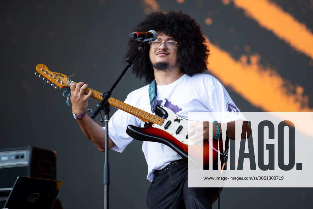 SaO PAULO, SP - 21.03.2026: LOLLAPALOOZA BRASIL 2026 - Show by the band from Sergipe, Cidade Dormitorio, on the afternoon of this Saturday (21), the second day of the Lollapalooza festival, held at the Interlagos racetrack in Sao Paulo, SP. x2909278x RodileixMorais