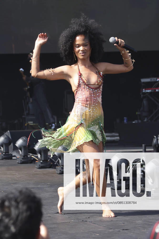 Agnes Nunes will perform at Lollapalooza Brazil 2026 in Sao Paulo. Sao Paulo (SP), March 21, 2026 Lollapalooza Brazil Show Agnes Nunes Singer and songwriter Agnes Nunes performs during the Lollapalooza Brazil festival, held at the Interlagos racetrack in the southern part of Sao Paulo. The event brings together national and international artists for three days of shows and musical attractions. (Foto: Leco Viana Thenews2 imago images) Agnes Nunes will perform at Lollapalooza Brazil 2026 in Sao Paulo.