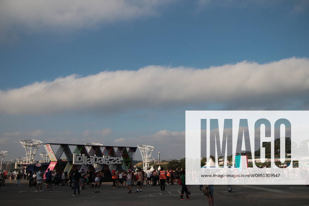 SaO PAULO, SP - 21.03.2026: LOLLAPALOOZA BRASIL 2026 - Arrival of the public at Lollapalooza 2026 at the end of the afternoon this Saturday (21), at the Interlagos racetrack, in the south of Sao Paulo. x2909406x Angà licaxAlves