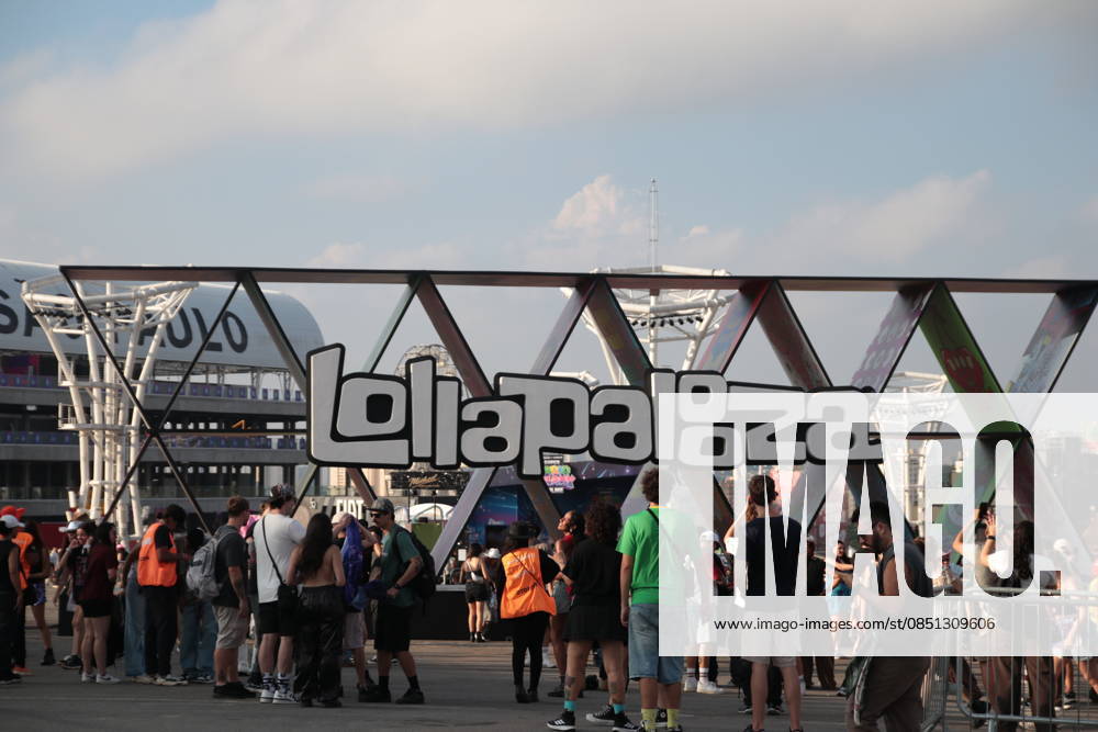 SaO PAULO, SP - 21.03.2026: LOLLAPALOOZA BRASIL 2026 - Arrival of the public at Lollapalooza 2026 at the end of the afternoon this Saturday (21), at the Interlagos racetrack, in the south of Sao Paulo. x2909420x Angà licaxAlves