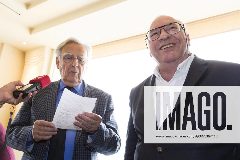 Bernard Pivot president et Didier Decoin membre de lAcademie Goncourt au restaurant Drouant lors de lannonce des Prix Goncourt 2017 de la Nouvelle, du Premier Roman et de la Poesie 03 05 2017 Philippe MATSAS Opale photo