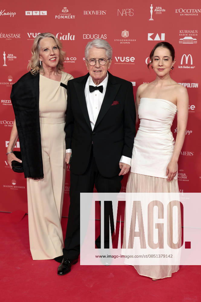 Frank Elstner with wife Britta Gessler and daughter Enya Elstner at the 29th Spa Awards 2026 ceremony at the Kurhaus Baden Baden, 21 03 2026 Foto:xR.xSchmiegeltx xFuturexImagex spa_6433