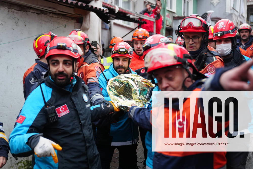 Gas explosion collapses two buildings in Istanbul’s Fatih district ISTANBUL, TURKIYE - MARCH 22: Emergency teams continue search and rescue operations after two buildings collapse following a natural gas explosion in Ayvansaray neighborhood of Fatih district in Istanbul, Turkiye, on March 22, 2026. Bunyamin Celik Anadolu Istanbul Turkey. Editorial use only. Please get in touch for any other usage.