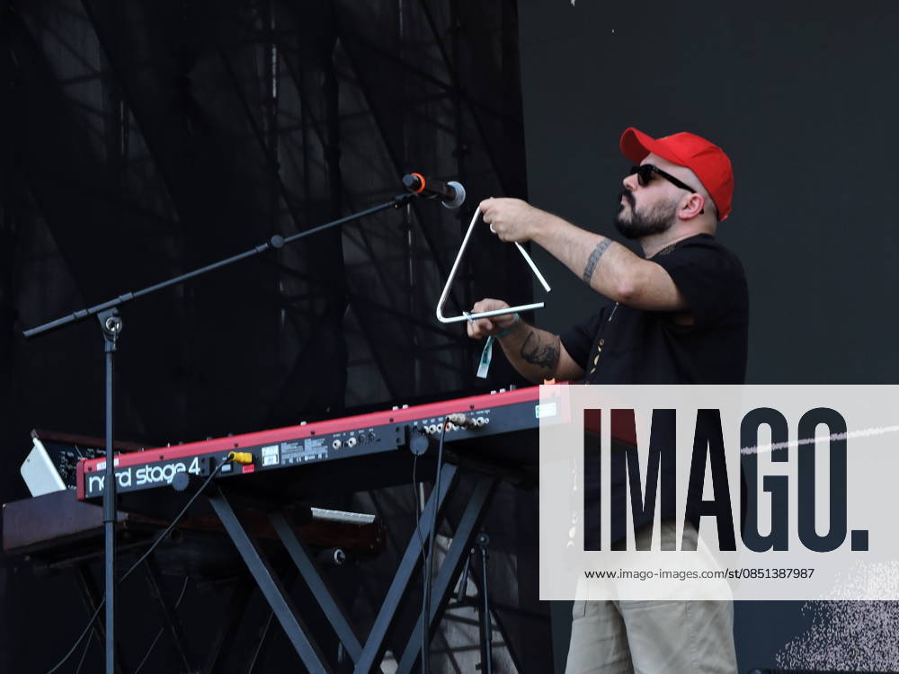 I m going to Lollapalooza. Sao Paulo (SP), 03 22 2026 - Culture Music Shows - The rock band Papangu opens the day on the Flying Fish stage on the last day of Lollapalooza 2026 at the Interlagos racetrack in the south of Sao Paulo, this Sunday, March 22, 2026. (Foto: Leandro Chemalle Thenews2 imago images) I m going to Lollapalooza.