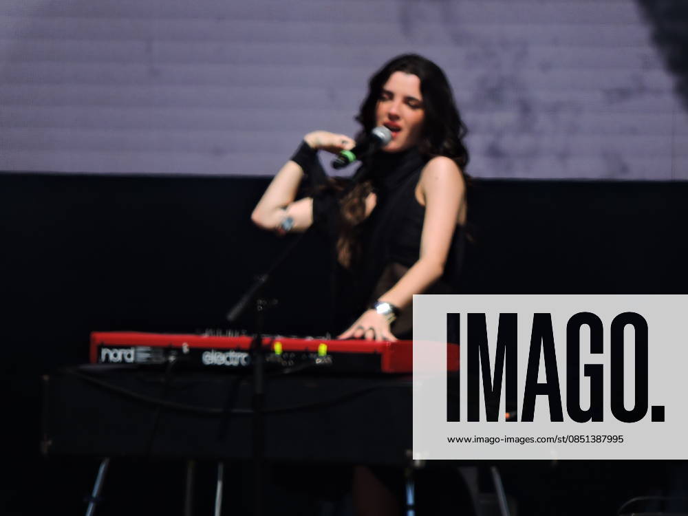 Ask for lollapalooza Sao Paulo (SP), 03 22 2026 - Culture Music Shows - Singer Nina Maia performs on the Samsung Galaxy stage on the last day of Lollapalooza 2026 at the Interlagos racetrack in the southern zone of Sao Paulo, this Sunday, March 22, 2026. (Foto: Leandro Chemalle Thenews2 imago images) ask for lollapalooza