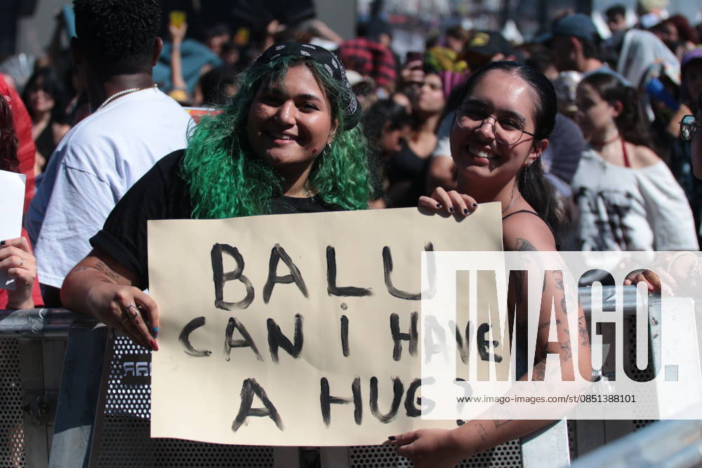 SaO PAULO, SP - 22.03.2026: LOLLAPALOOZA BRASIL 2026 - Fans of the band Balu Brigada at the Flying Fish stage barrier early this Sunday afternoon (22), at Lollapalooza 2026. The festival takes place at the Interlagos racetrack, in the south of Sao Paulo. x2910027x AngÃ licaxAlves