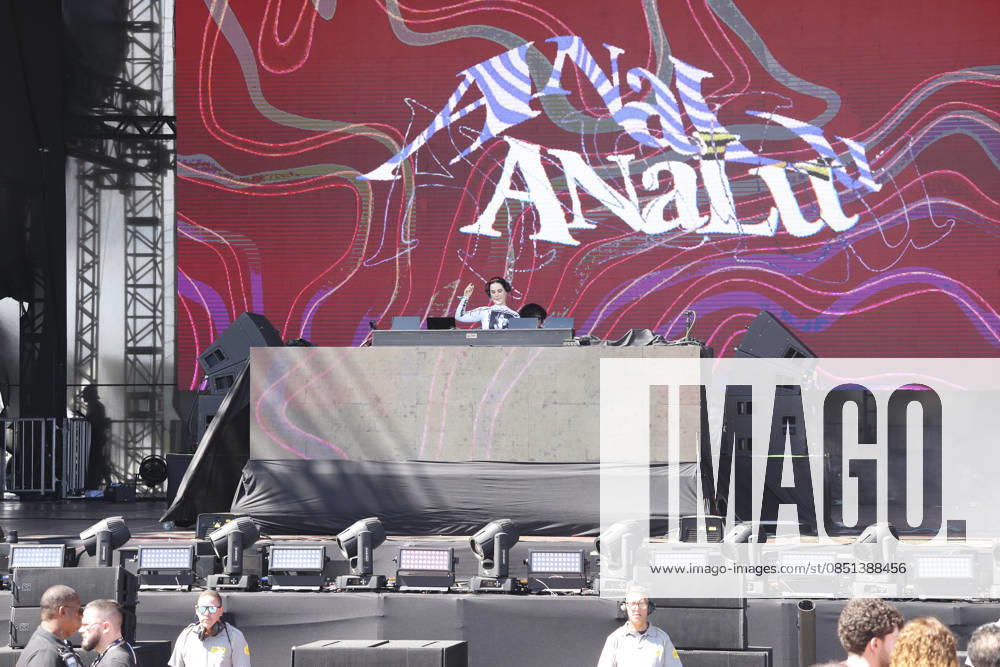 DJ Analu will perform at Lollapalooza Brazil 2026 in Sao Paulo. Sao Paulo (SP), March 22, 2026 Lollapalooza Brazil Show DJ Analu DJ Analu performs during the Lollapalooza Brazil festival, held at the Interlagos racetrack in the southern part of Sao Paulo. The event brings together national and international artists for three days of shows and musical attractions, this Sunday, March 22, 2026. (Foto: Leco Viana Thenews2 imago images) DJ Analu will perform at Lollapalooza Brazil 2026 in Sao Paulo.