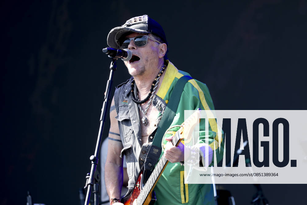 Mundo Livre S A will perform at Lollapalooza Brazil 2026 in Sao Paulo. Sao Paulo (SP), 03 22 2026 Lollapalooza Brazil Show Mundo Livre S A The band Mundo Livre S A performs during the Lollapalooza Brazil festival, held at the Interlagos racetrack, in the southern zone of the city of Sao Paulo. The event brings together national and international artists in three days of shows and musical attractions, on March 22, 2026. (Foto: Leco Viana Thenews2 imago images) Mundo Livre S A will perform at Lollapalooza Brazil 2026 in Sao Paulo.