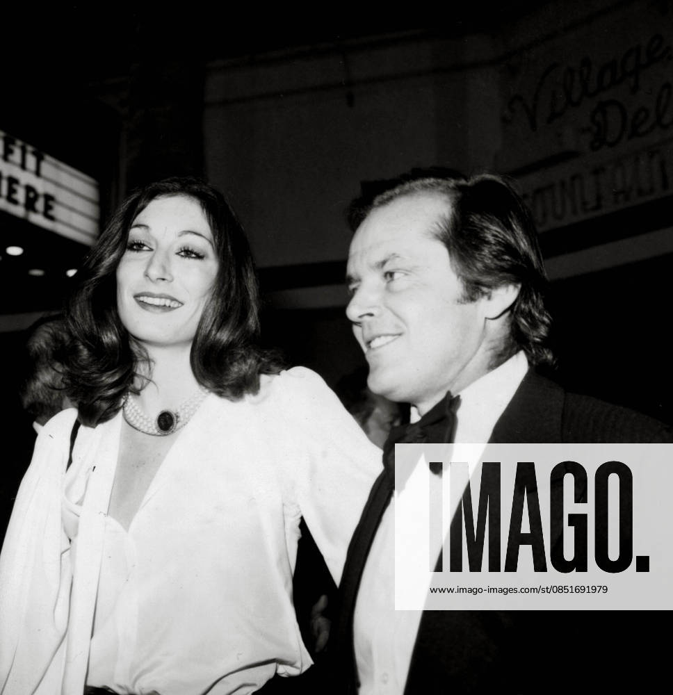 ARCHIVE July 26, 2003 - ANJELICA HUSTON & JACK NICHOLSON. NATE CUTLER