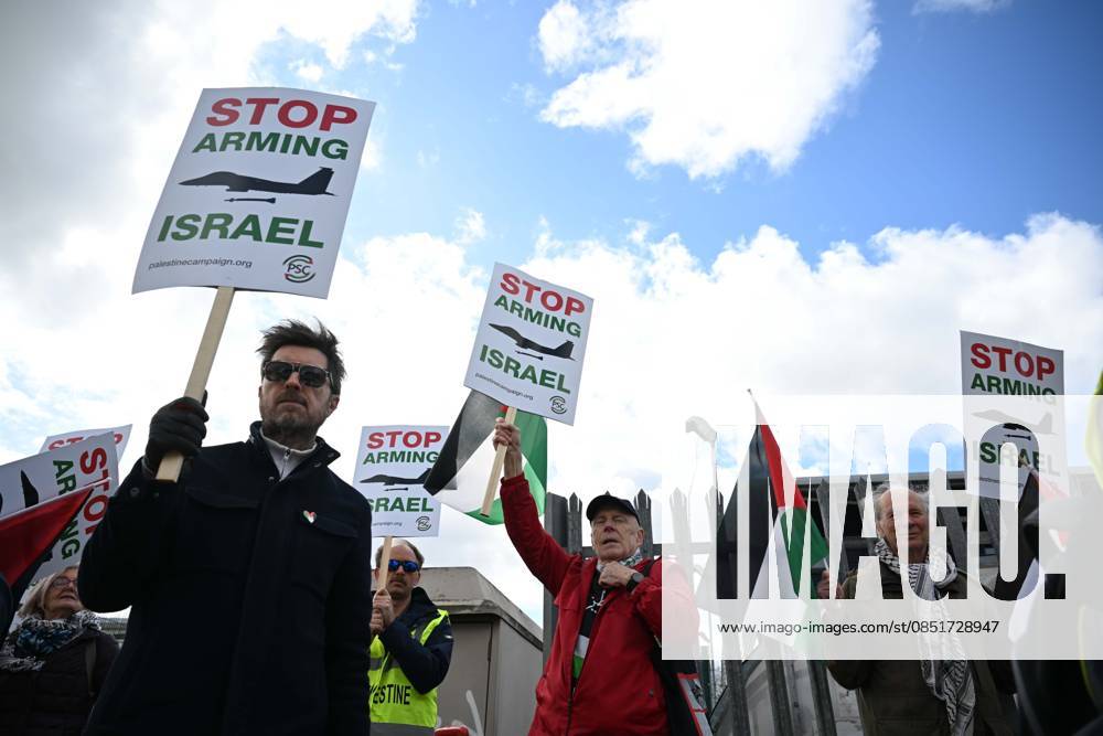 Pro-Palestinian activists protest arms factories in West London LONDON, UNITED KINGDOM - MARCH 25: Pro-Palestinian activists stage a demonstration in the Hayes district of West London on March 25, 2026, as part of the Arms Factory Protests - Day of Action. Protesters targeted companies allegedly involved in the supply chain for Israeli military equipment, calling for an immediate halt to arms sales and a comprehensive embargo on military electronic components and fighter jet parts. Rasid Necati Aslim Anadolu London United Kingdom. Editorial use only. Please get in touch for any other usage.