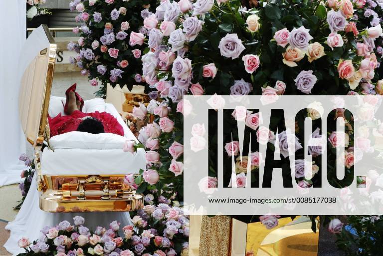 Michigan, MI, U.S. - Aretha Franklin s coffin lies at Charles H. Wright Museum of African American History during a public visitation in Detroit, Tuesday, Aug. 28, 2018. Franklin died Aug. 16, of pancreatic cancer at the age of 76. Michigan U.S. - ZUMAf31_ 20180828_zaf_f31_023
