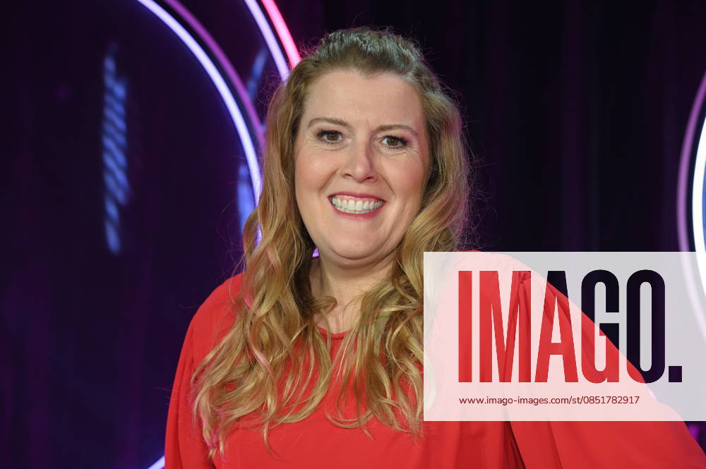 Cabaret artist Franziska Wanninger, author, actress and podcaster as a guest on the ARD show Ladies Night - the only comedy and cabaret show with an all-female cast on German-speaking television