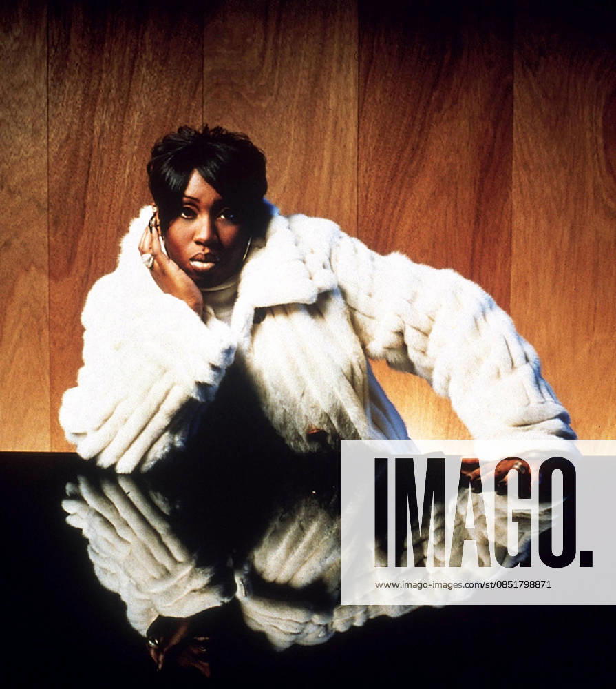 Studio Portraits of Missy Elliott Singer MISSY ELLIOTT in studio images. Missy Elliott s latest video won an award at the MTV Video Music Awards 2003. Madrid Spain