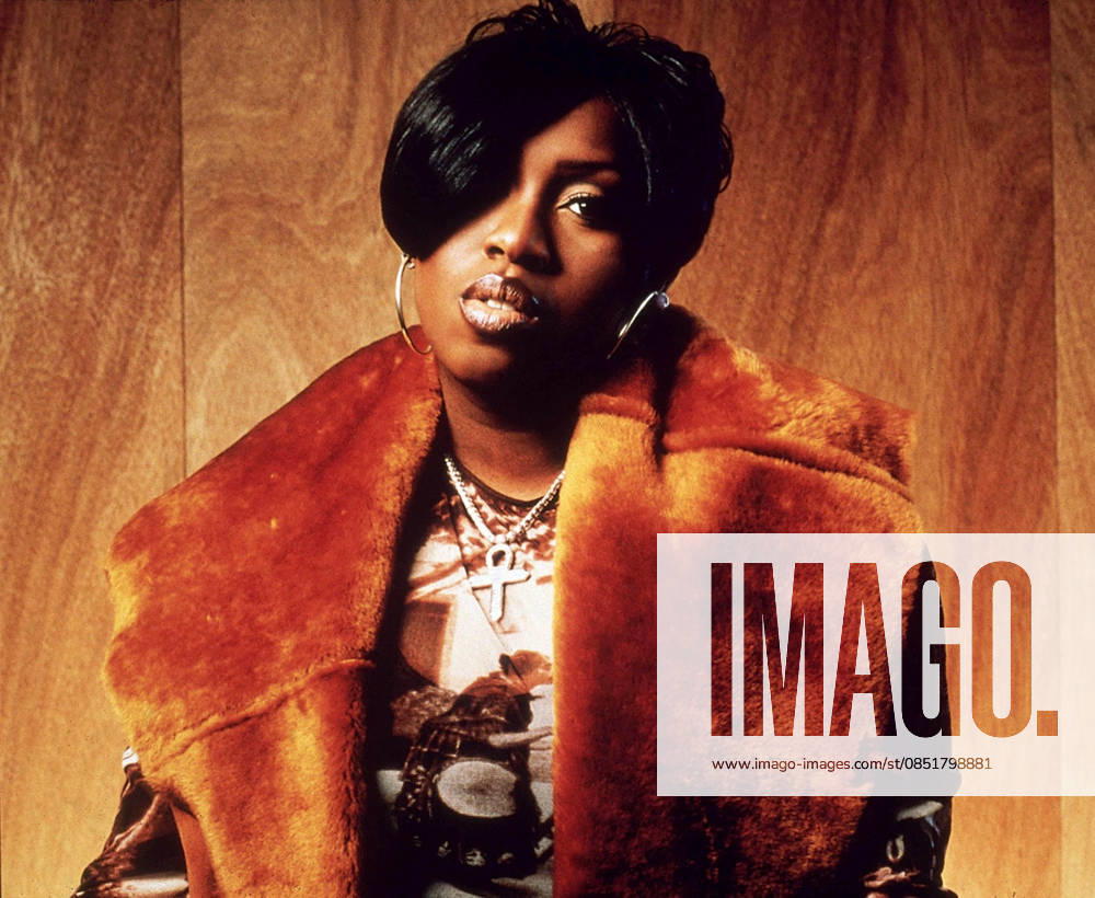 Studio Portraits of Missy Elliott Singer MISSY ELLIOTT in studio images. Missy Elliott s latest video won an award at the MTV Video Music Awards 2003. Madrid Spain