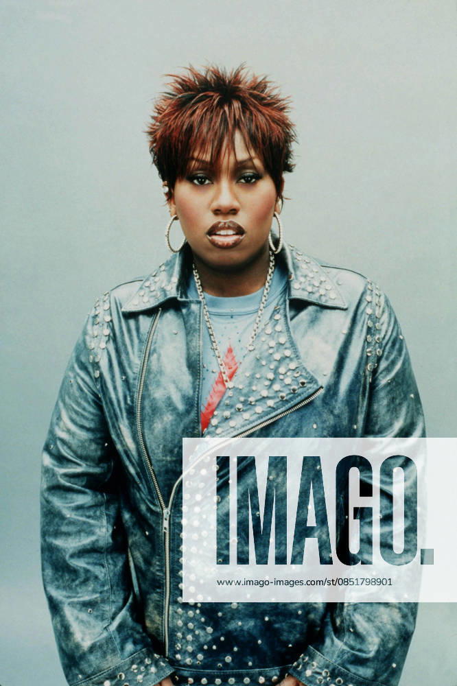 Studio Portraits of Missy Elliott Singer MISSY ELLIOTT in studio images. Missy Elliott s latest video won an award at the MTV Video Music Awards 2003. Madrid Spain
