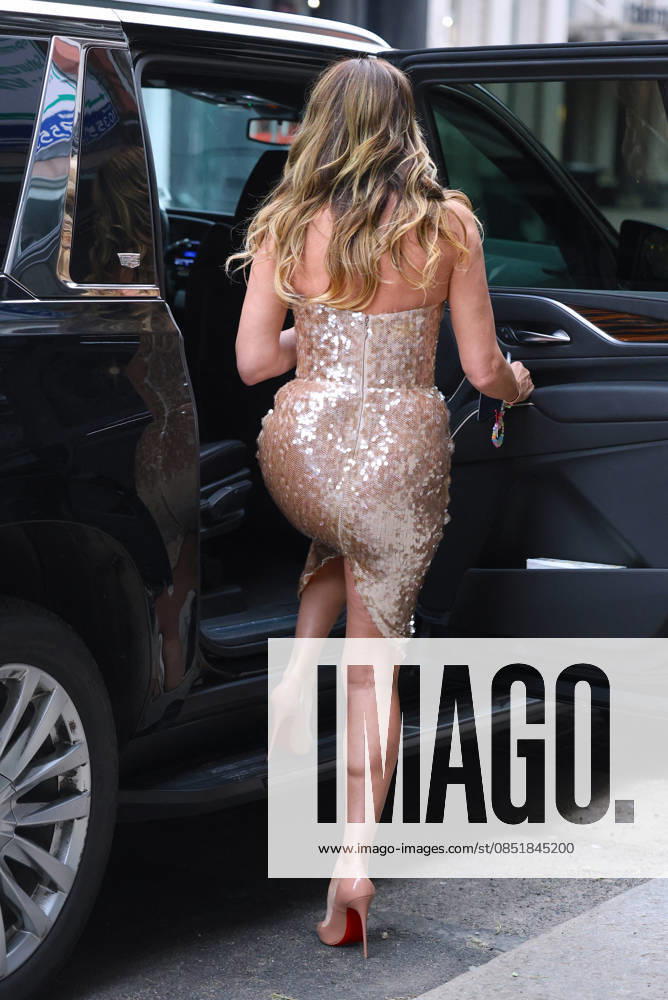Heidi Klum out in New York TV host Model Heidi Klum is leaving her hotel on her way to film new Project Runway in New York, NY on March 26, 2026. Photo by Dylan Travis ABACAPRESS.COM New York NY
