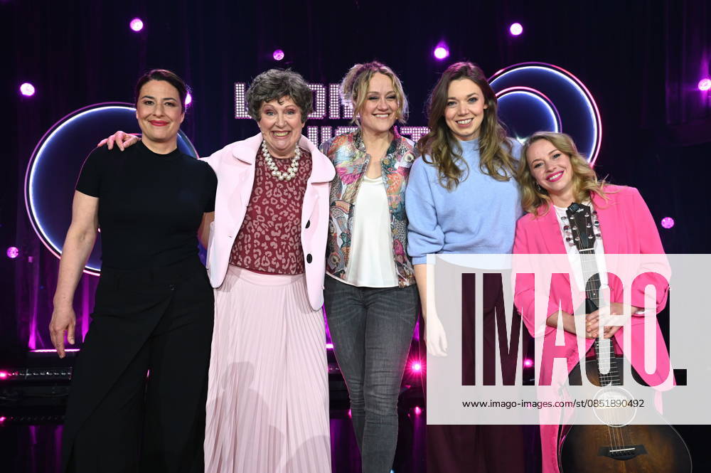 Eva Eiselt, l r, Lioba Albus, Lisa Feller, Victoria Abelmann Brockmann and Miss Allie as guests on the ARD show Ladies Night the only comedy and cabaret show with an all-female cast on German-language television Broadcast date 18 04 2026 Das Erste