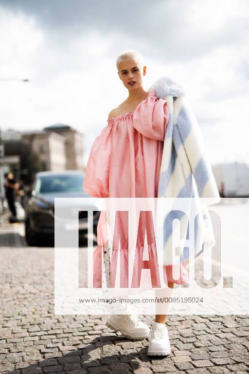 Cajsa Wessberg posing on the street during Fashion Week Stockholm - Aug 28, 2018 - fwstockholm: Spring 2019 Street Style Day 1, Stockholm Sweden