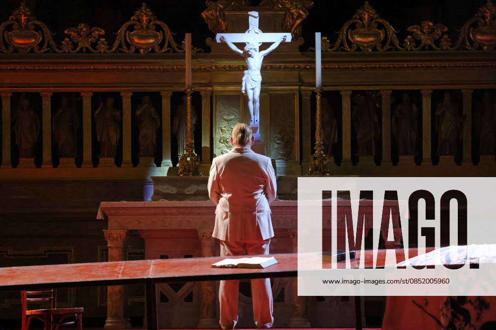 Ben Becker, actor, on anniversary tour for 10 years of ÒI, JudasÓ live at Berlin Cathedral, Berlin, Berlin