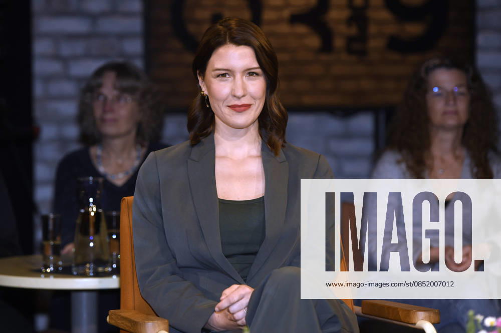 Hannah Emde at the recording of the RB talk show 3nach9 at Radio Bremen Studio Bremen, 27 03 2026 Foto:xC.xNiehausx xFuturexImagex 3nach9_6306