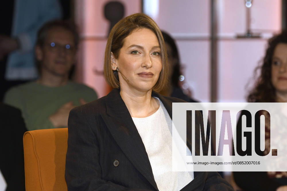Katharina Willinger at the recording of the RB talk show 3nach9 at Radio Bremen Studio Bremen, 27 03 2026 Foto:xC.xNiehausx xFuturexImagex 3nach9_6310