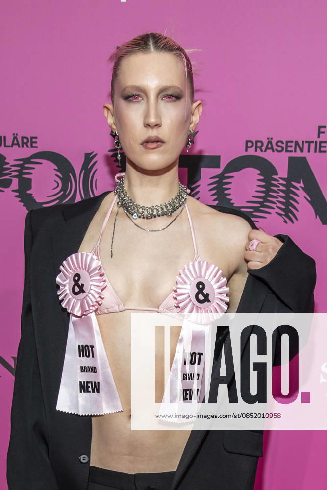 ABB POLYTON Floss, singer on the red carpet at the Polyton Music Prize Award Ceremony 2026 at Atelier GardensBerkin on Wednesday 25 03 2026 in Berlin Berlin Germany