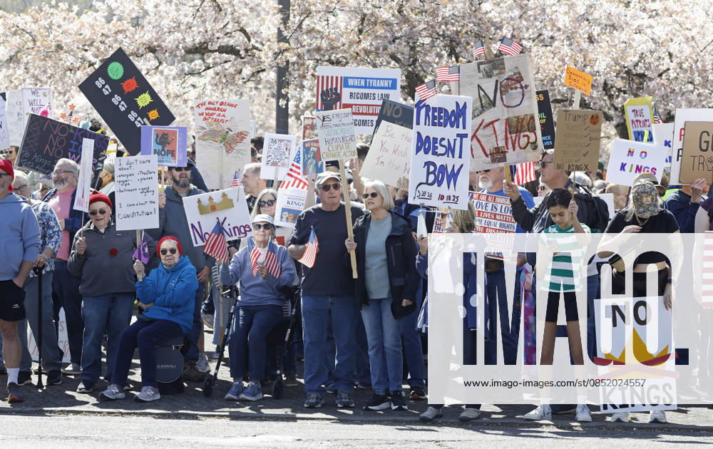 An estimate crowd of 5 to 7 thousand protestors gathered for the third No Kings rally on the Capitol Mall, in Salem, Ore. on Saturday Mar. 28, 2026.It was one of several thousand protests across the United States against the Trump administration. Salem USA - ZUMAg275 20260328_znp_g275_002