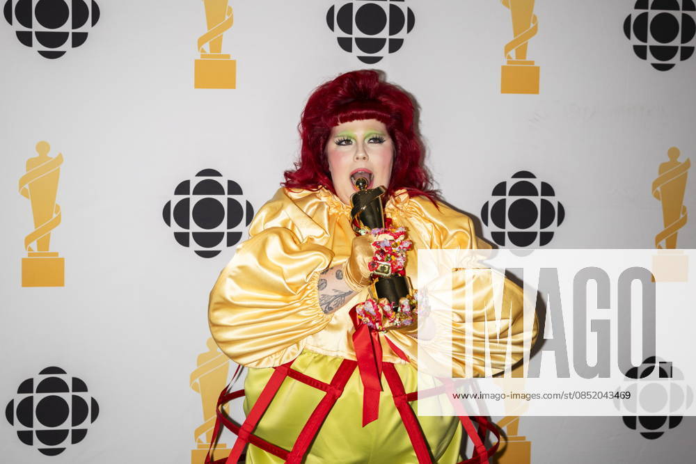 Begonia poses for photos after winning Adult Alternative Album of the Year during the 2026 Juno Awards Gala in Hamilton, Saturday, March 28, 2026. Hamilton Canada - ZUMAc35_ 20260328_zaf_c35_196