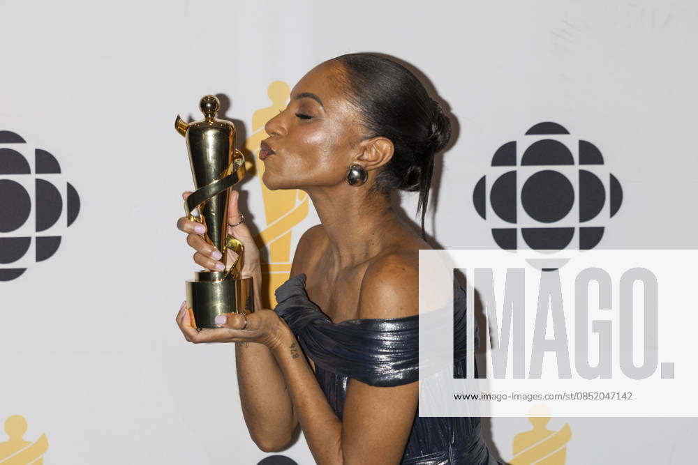 Naomi Cowan poses for photos after winning Reggae Recording of the Year during the 2026 Juno Awards Gala in Hamilton, Saturday, March 28, 2026. Hamilton Canada - ZUMAc35_ 20260328_zaf_c35_216
