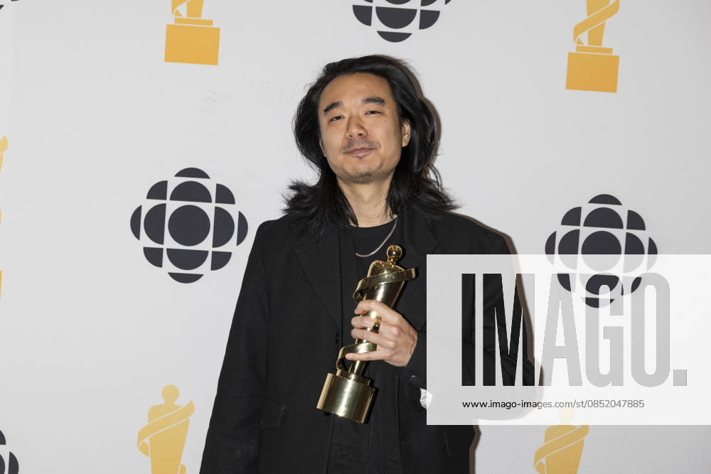 Aaron Paris poses for photos after winning Instrumental Album of the Year during the 2026 Juno Awards Gala in Hamilton, Saturday, March 28, 2026. Hamilton Canada - ZUMAc35_ 20260328_zaf_c35_219