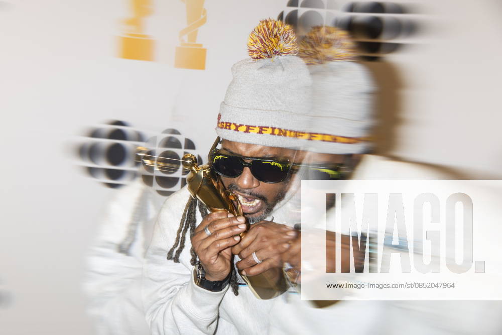 Saukrates poses for photos after winning Rap Single of the Year during the 2026 Juno Awards Gala in Hamilton, Saturday, March 28, 2026. Hamilton Canada - ZUMAc35_ 20260328_zaf_c35_221