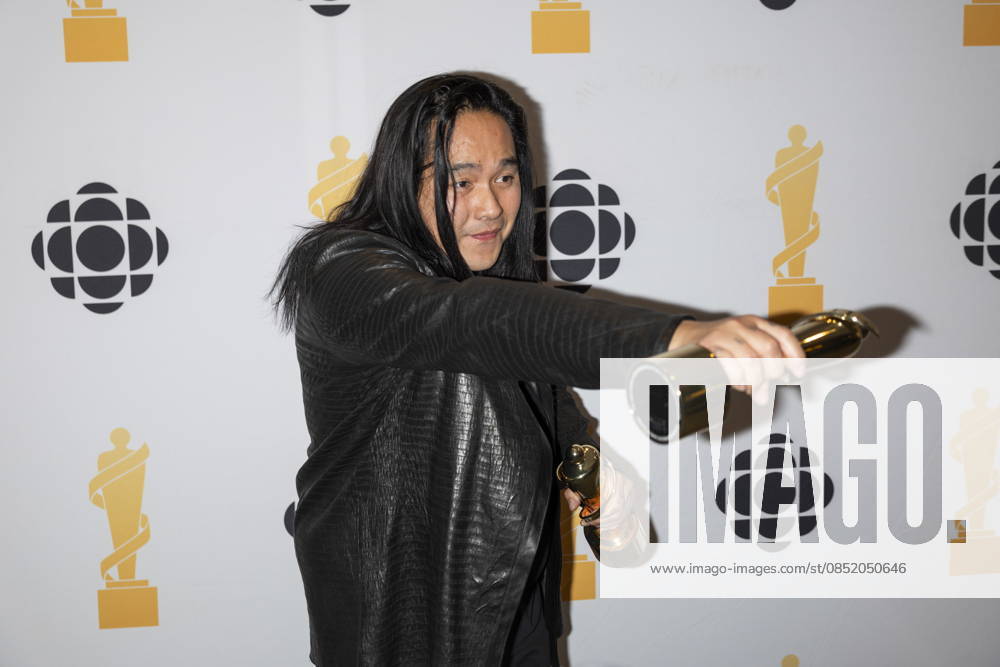 Aysanabee poses for photos after winning Alternative Album of the Year during the 2026 Juno Awards Gala in Hamilton, Saturday, March 28, 2026. Hamilton Canada - ZUMAc35_ 20260328_zaf_c35_234